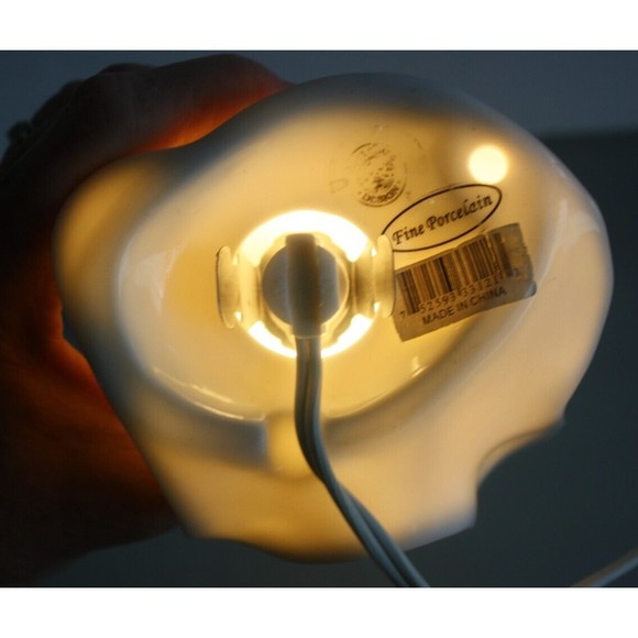 Appletree Design Porcelain Heaven & Earth Peaceful Angel Nightlight 7" /62" Cord - Picture 6 of 7